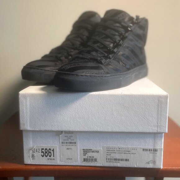 Balenciaga "Logo" Sneaker - Picture 1 of 2